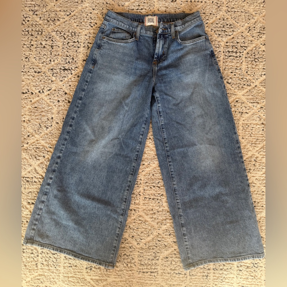 BDG Joey Mid Rise Wide Leg Medium Wash size 27